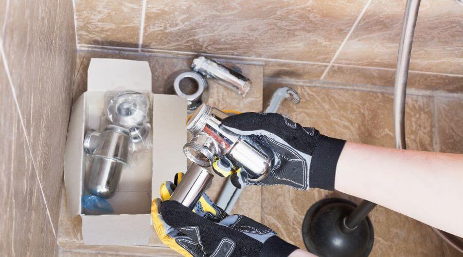 Expert Emergency Roof Repairs services in Defiance, IA